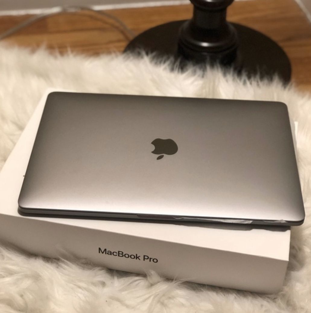 AUTHENTIC MacBook Pro