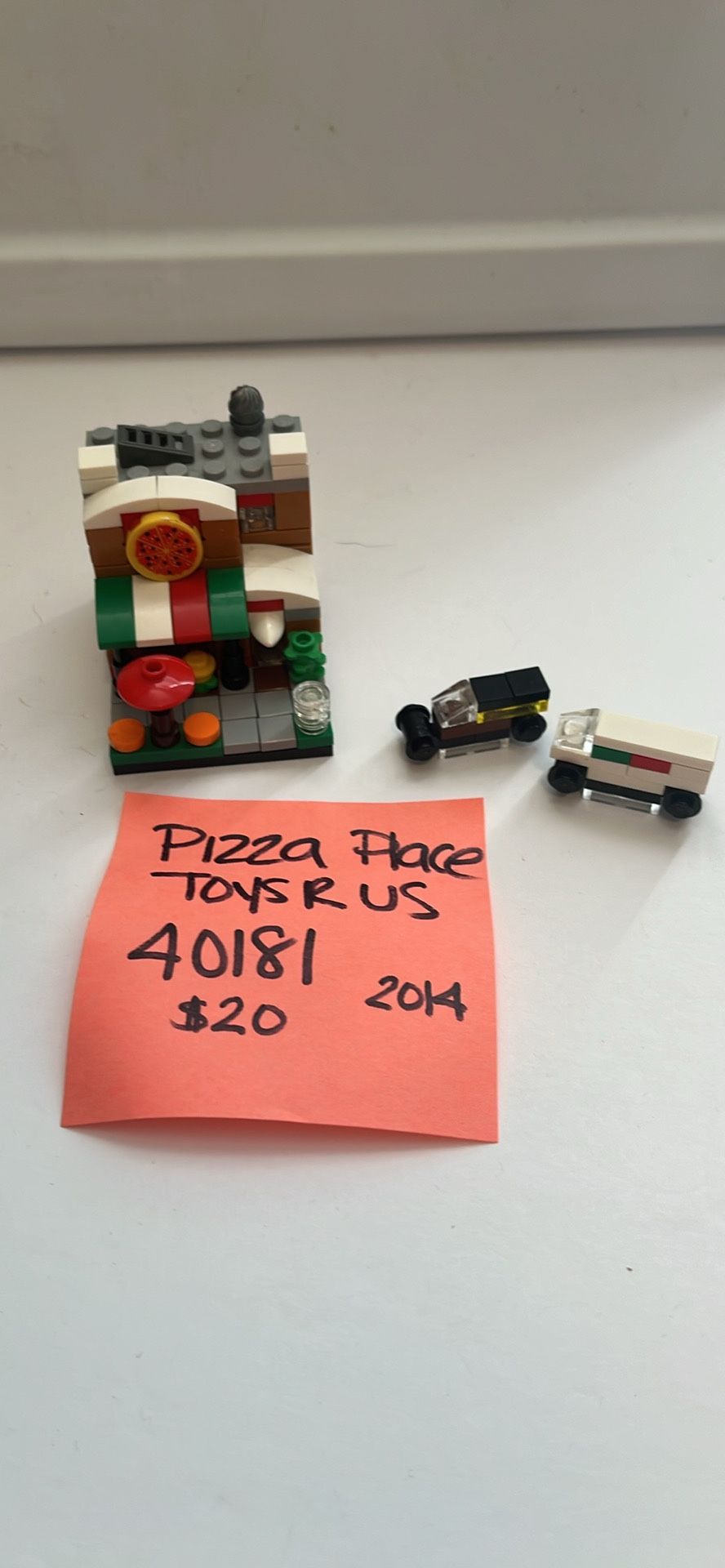 2014 Toys R Us Exclusive Lego Pizza Place 40181