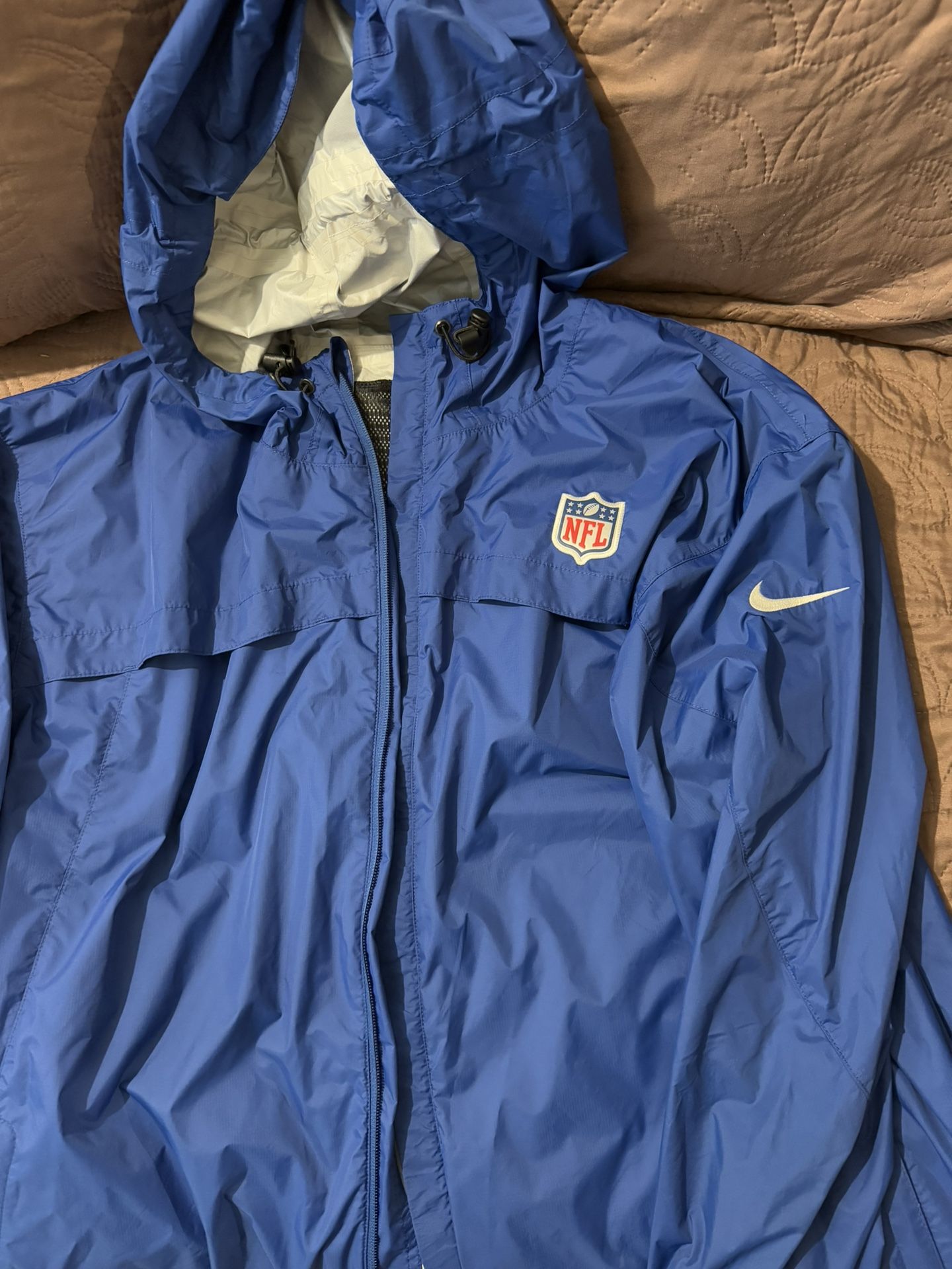 Nike Men jacket color blue NFL football size XXL