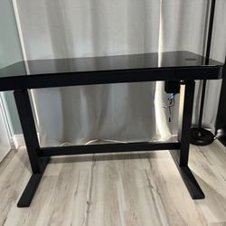 Tresanti Adjustable Height Sit/Stand Tech Desk