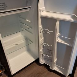 FRIDGE WHIRLPOOL SMALL SIZE