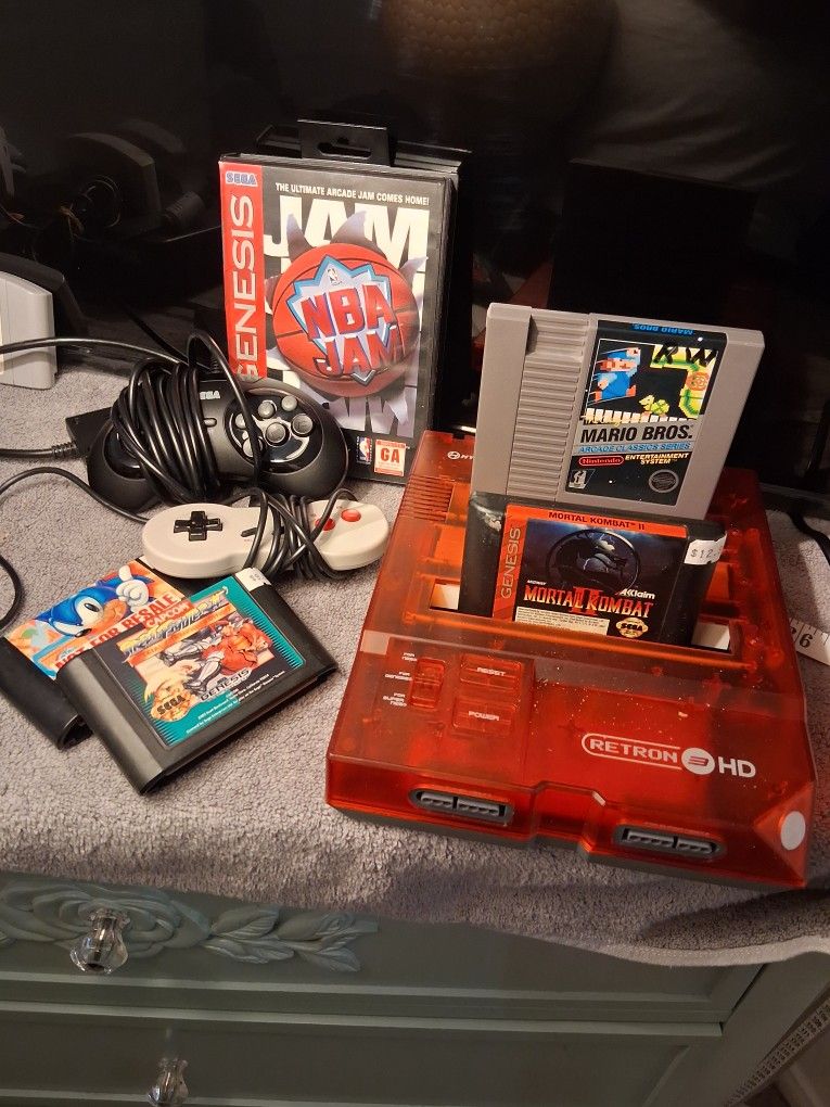 Retron.(Sega Genisis, NES, super Nintendo, ):Vintage Video Game Console