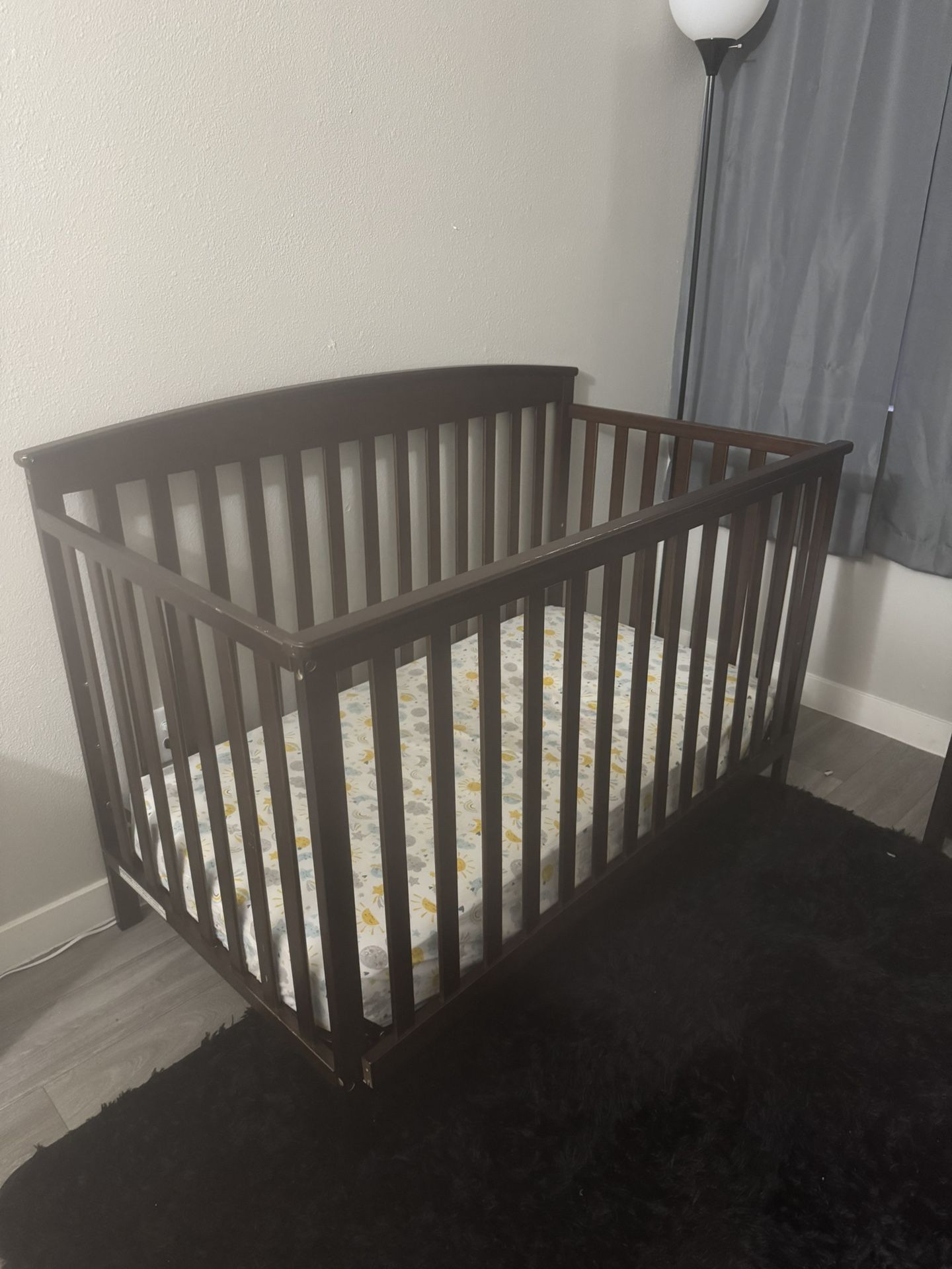 Toddler/Baby Crib/Bed