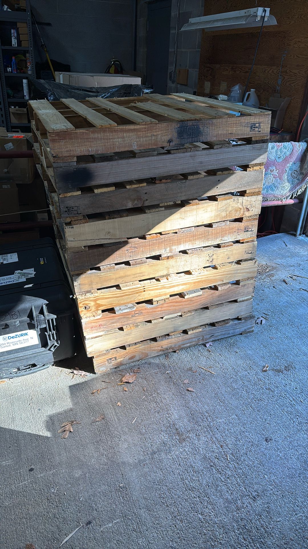 FREE PALLETS 
