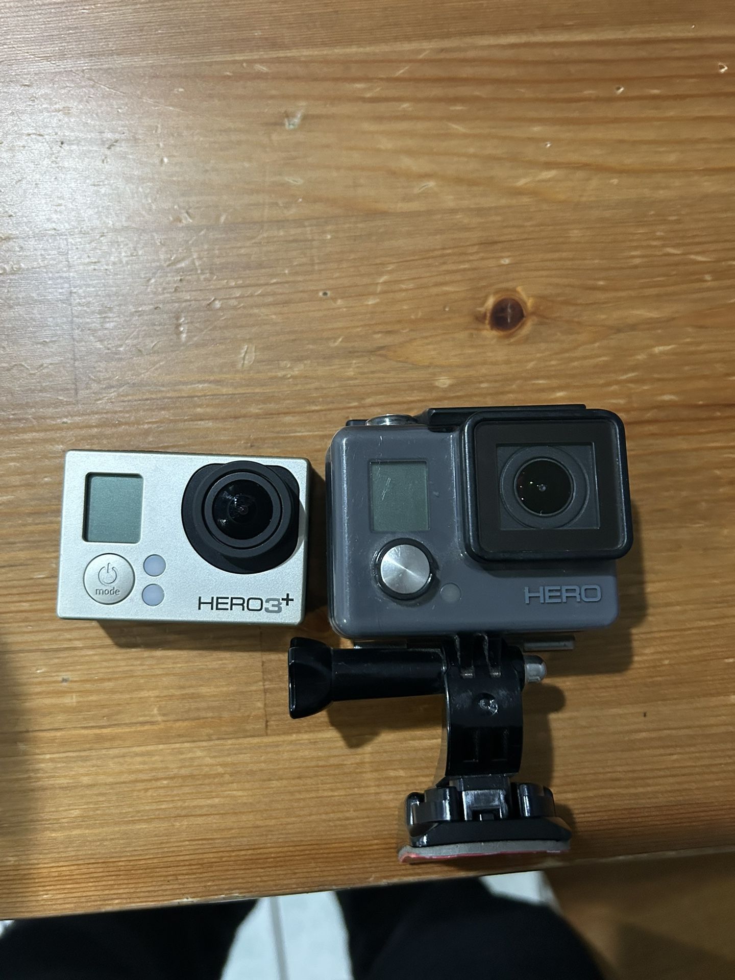 Cameras gopro hero and gopro hero3+ new little use