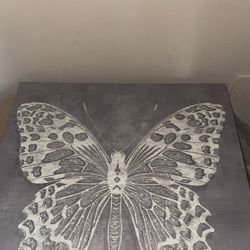 23.6in Butterfly Portrait