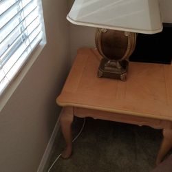 2 end tables with 2 lamps quick sale