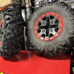 Bead Lock Wheels With Tires 