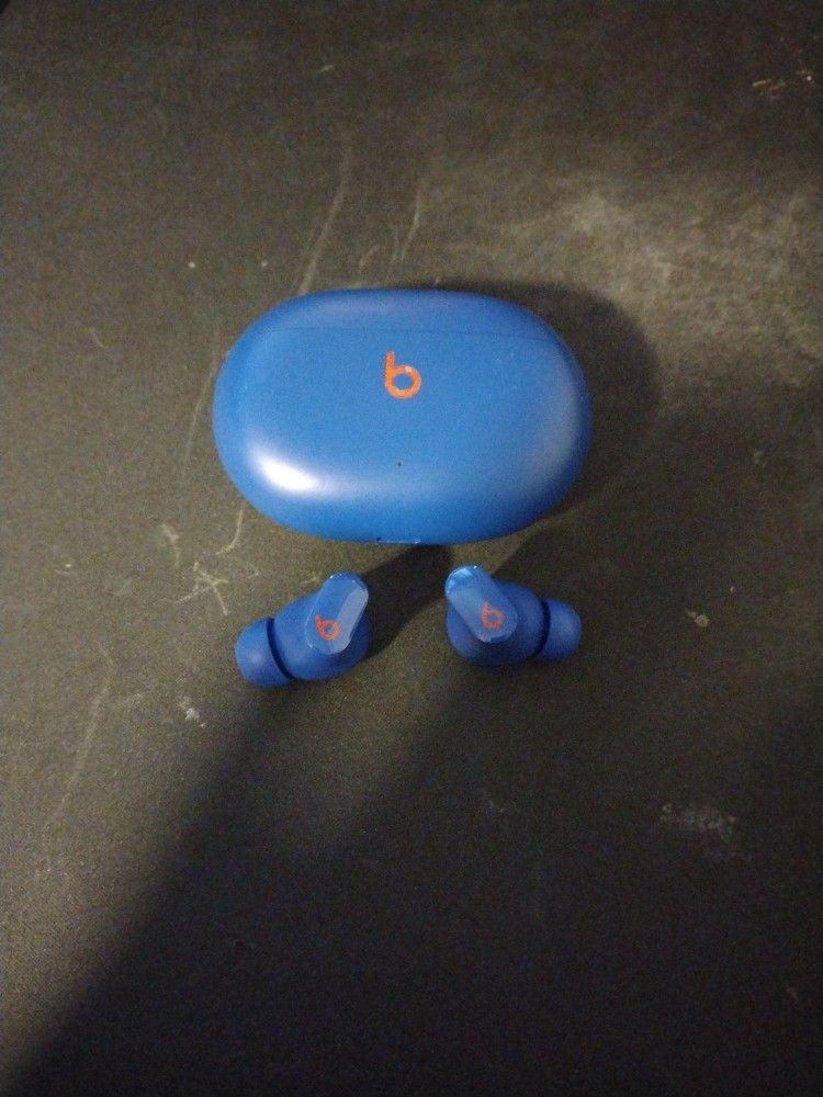 Beats Studio Buds