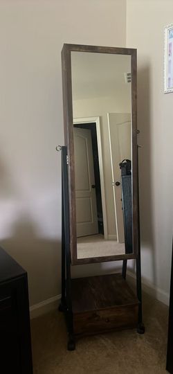 Jewelry cabinet