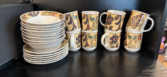 24-Piece Pfaltzgraff Aura Dinnerware Set
