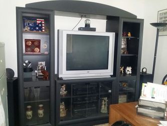 Entertainment center