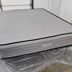 LIKE NEW! Siena Premier Hybrid Queen Mattress - Delivery Available