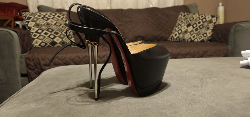 Used Christian Louboutin Despressi Kid Heels 170
Size 36 1/2
