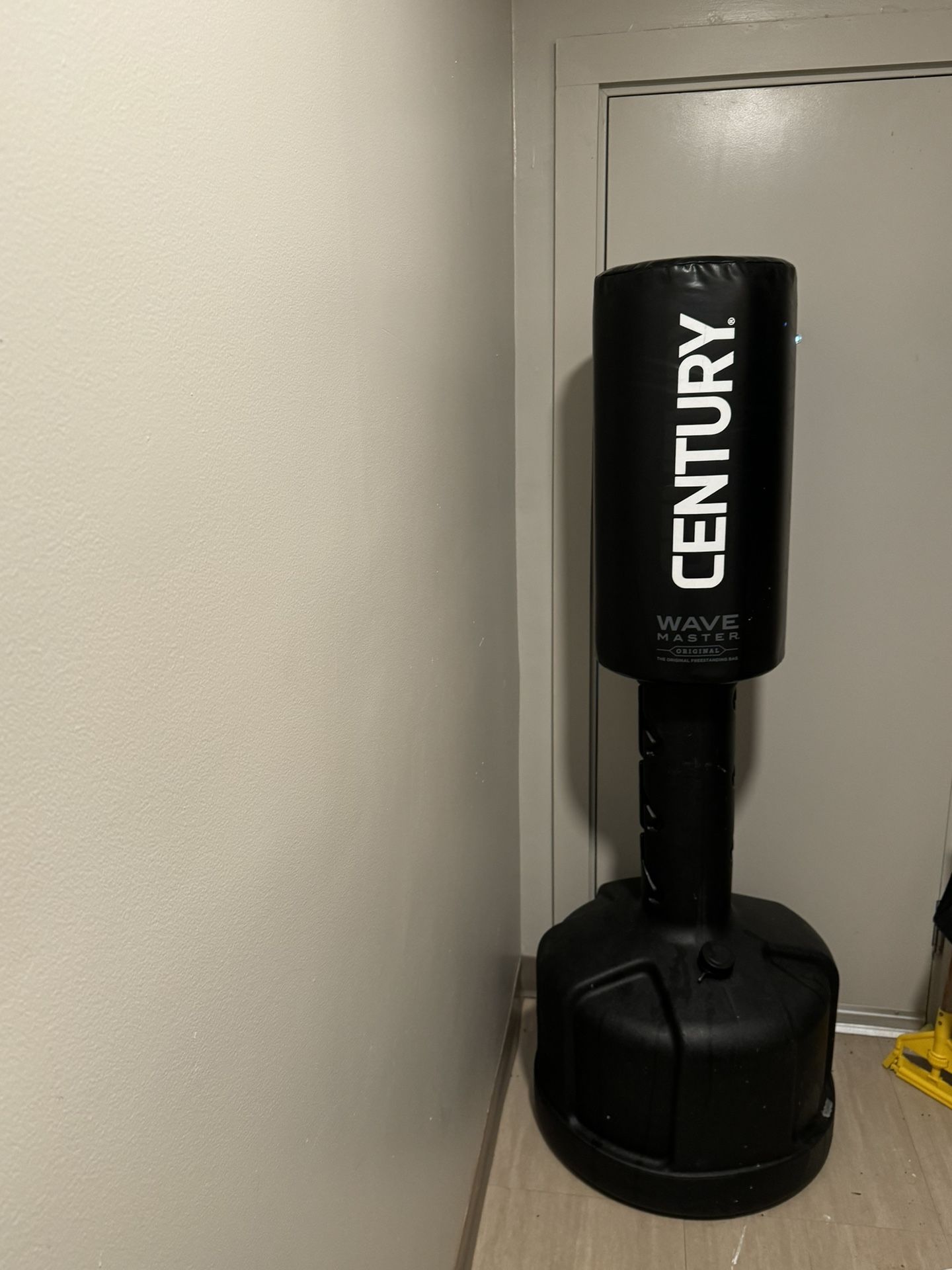 Century Original Wavemaster Freestanding Heavy Punching Bag 100+ bought in past month