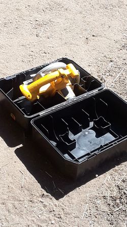 Dewalt saw