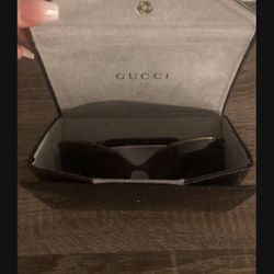 GUCCI Sunglasses, Model GG4250
