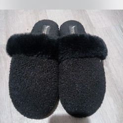 Koolaburra By UGG Women's Black Slippers