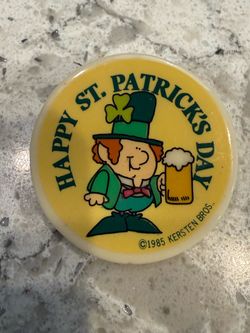 Vintage 1985 Kiersten Bros. Leprechaun Happy St Patrick's Day Button Pin 2”