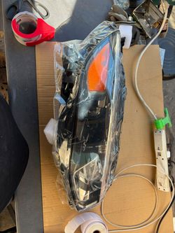 Right Side Headlight For Chevy Malibu 16-18 Halogen