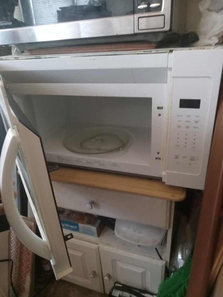 Whirlpool Microwave , With Vent Fans