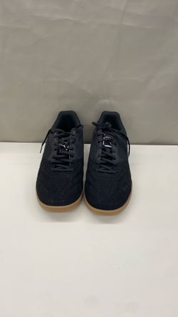 Pumas shoes. Item No 748 (Shopgoodwill)