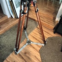 ANTIQUE PETER LISAND WOODEN CINEMA STAND FOR CAMERA OR LIGHTING WITH LEG BRACKET... HARDWOOD