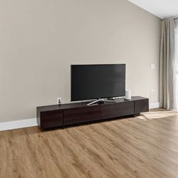 Samsung TV with The Cabinet