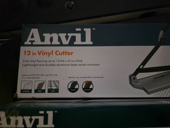 Vinyl flooring cutters