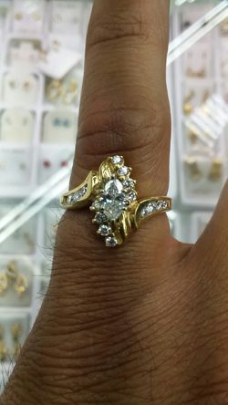 14K GOLD Engagement ring 4.8 grams 1.20 ct Diamonds total