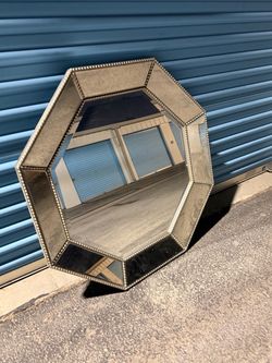 Wall mirror