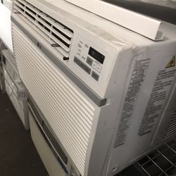 15,000 Btus Window Air Conditioning $260