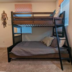 Twin/Full Bunkbed With Full Mattress