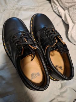 DR Martens 8053 Size 5 Women