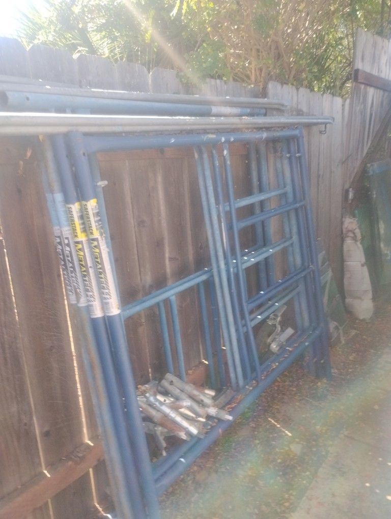 Full Size Scaffold/ 3 Stages Plus Wheels