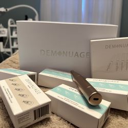 Dēp Nuage (Démonuage) NanoPen System, a professional nano-infusion (nanoneedling) skincare device.