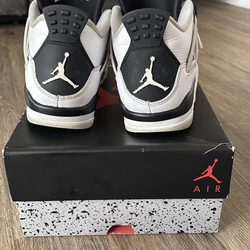 Jordan 4