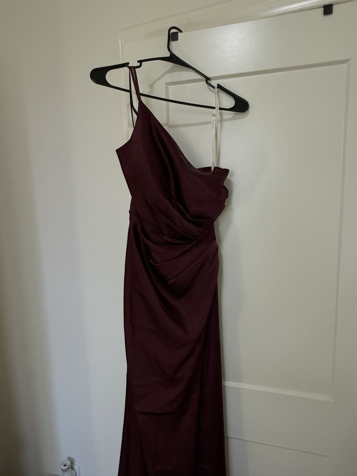 David’s Bridal Catalina Signature Bridesmaid Dress – Size 4