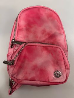 Lululemon Everywhere sling bag small 2L