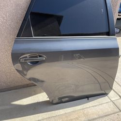 2013 Toyota Prius V Right Rear Door Assembly