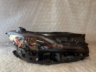 2025 2026 Toyota Camry Right Passenger Side Headlight OEM