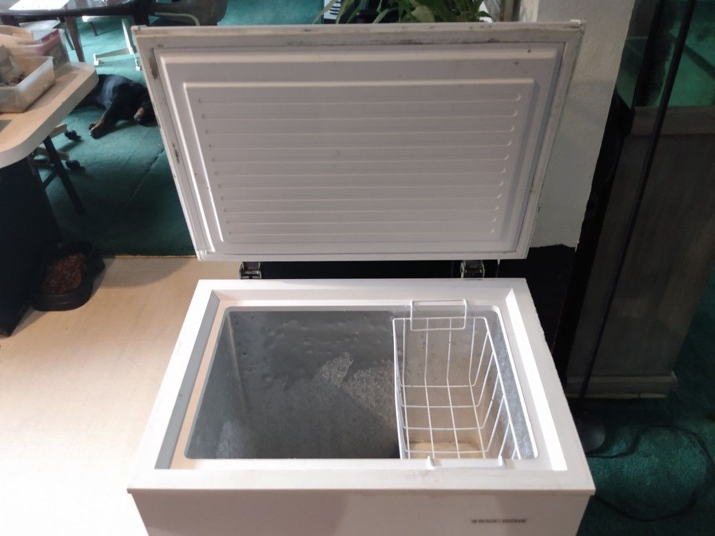 Black and Decker deep freezer. for Sale in Brooksville, FL OfferUp