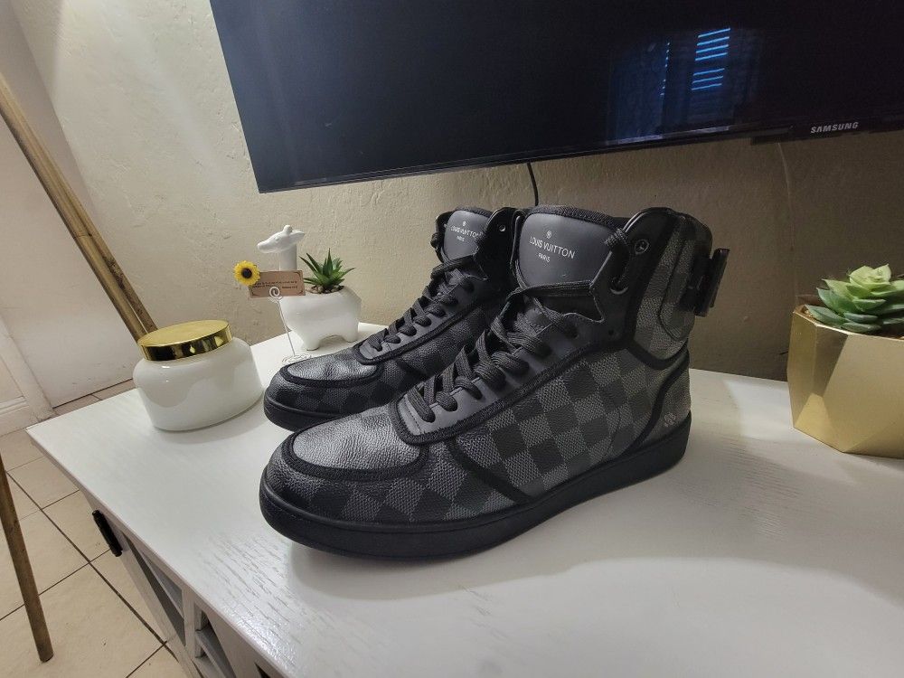 Louis Vuitton Rivoli Damier