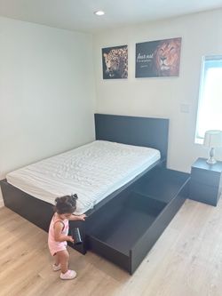 Full size bedroom set