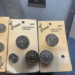 vintage buttons Spectemur Agendo 