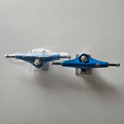 SKATEBOARDS ROYAL TRUCK SIZE 5.5