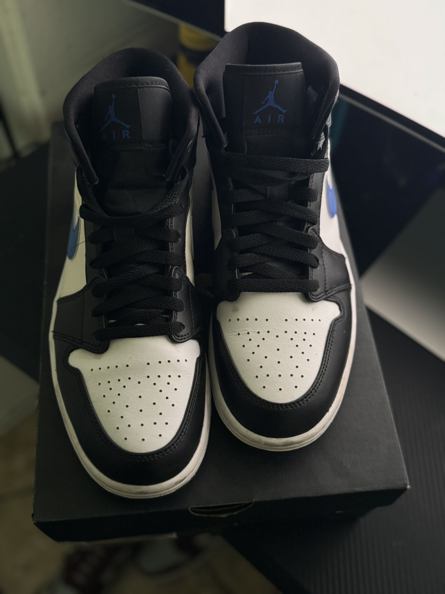 Jordan 1 mid
