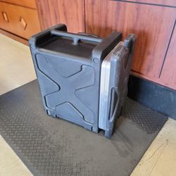 SKB Rack Case 4u (rolling case) 