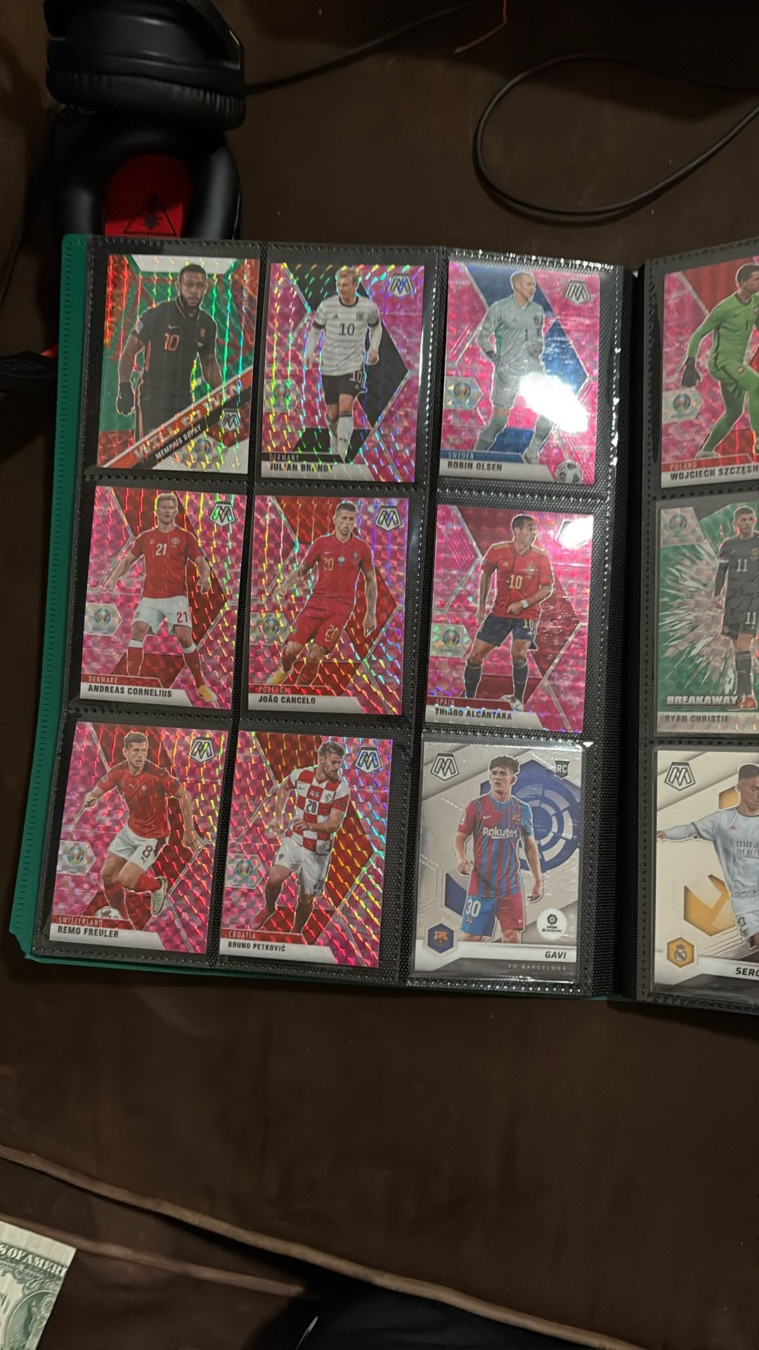 Football/ Soccer Cards Look At Description