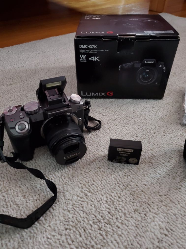 Panasonic Lumix G7 Mirrorless dslr camera